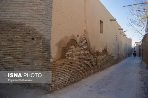 انکار چندساله منشأ رطوبت، مسجد جامع عتیق اصفهان را در معرض صدمه قرارداد